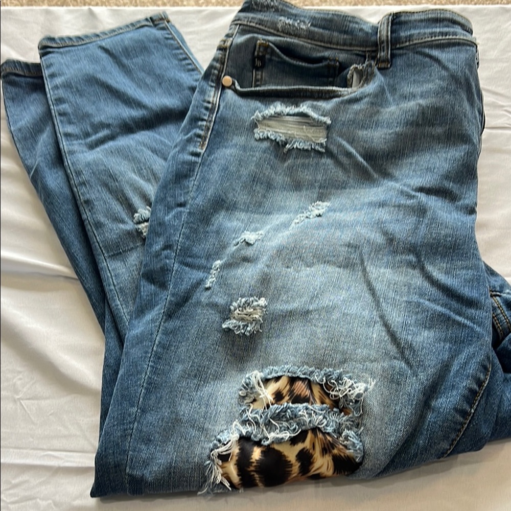 Judy Blue Boyfriend Jeans with Distressed Blue Denim - Picture 1 of 4